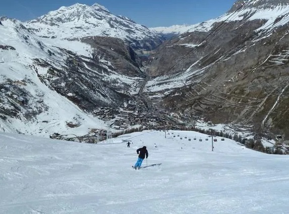 Tignes – Val d’Isere Ski Area Opens